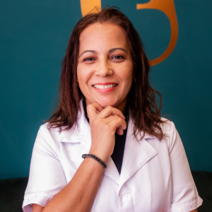 Dra. Cássia Aguilar
